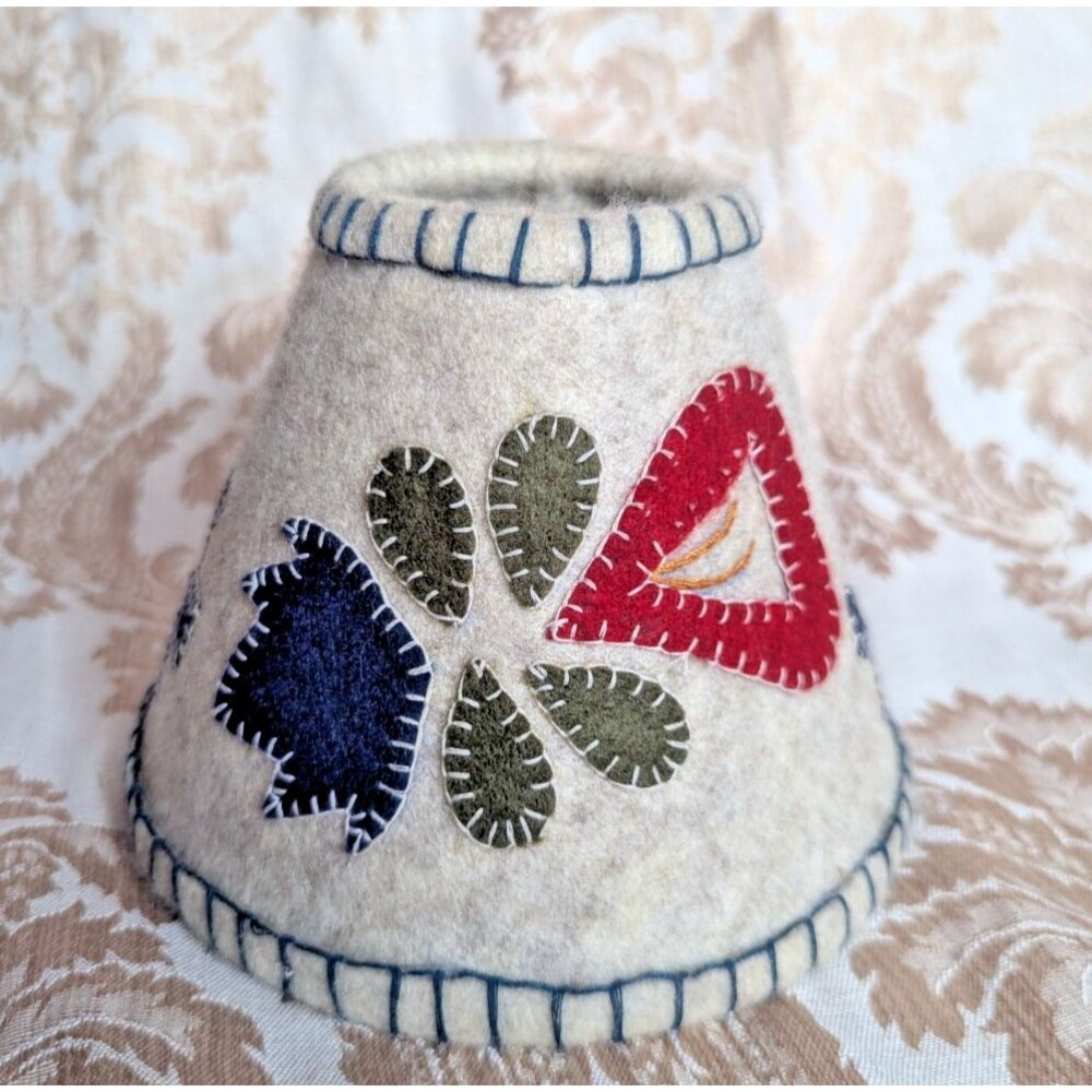 Penny Nichols Design WOOL FELT LAMPSHADE Homestead Shoppe Floral Christmas 5"